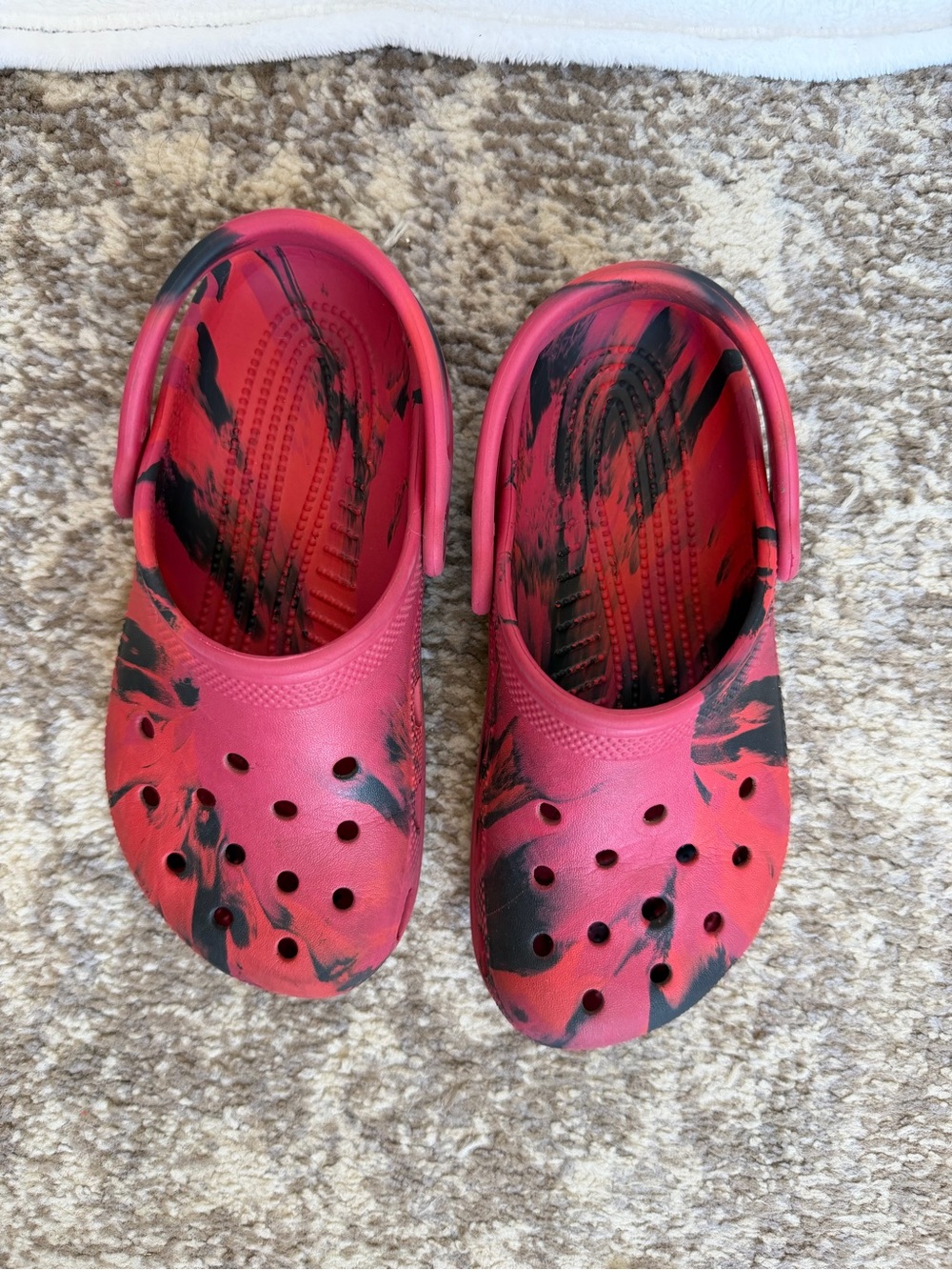 CROCS Kids Red Clog Sandals with Black Splash Pattern